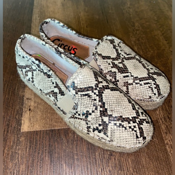 Platform Slip-Ons - Picture 2 of 6